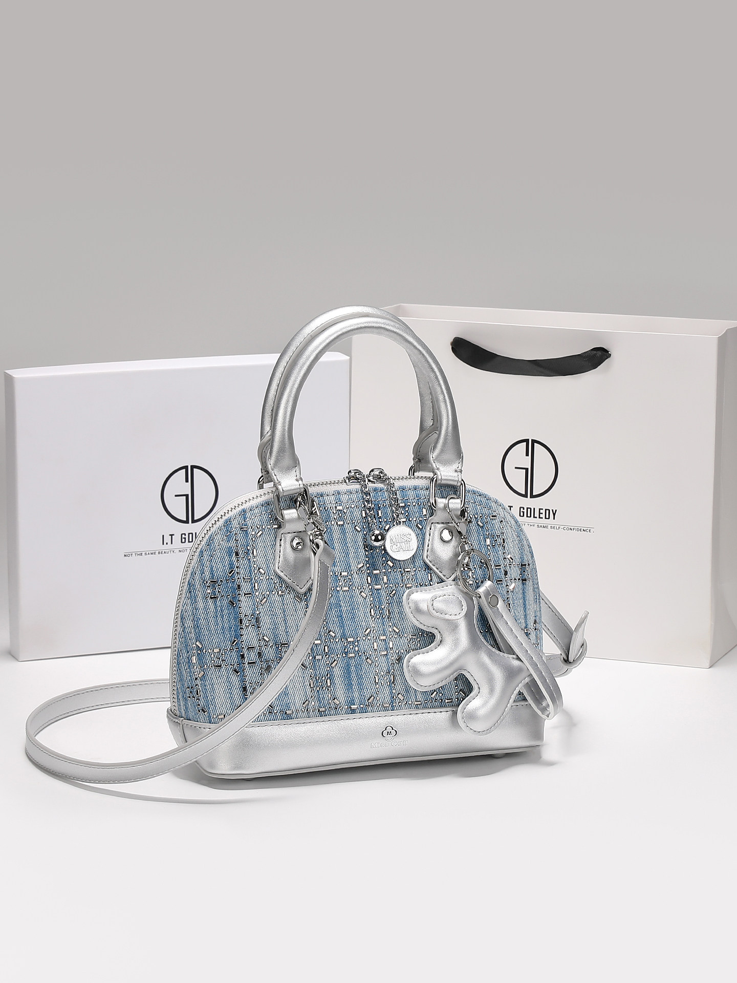Versatile and Luxury Handheld  - Luxury Bags Denim incelemesi ve fiyatı
