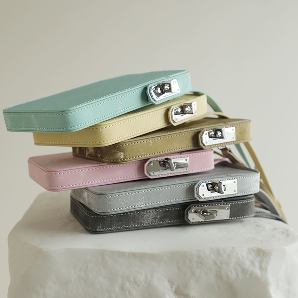 Luxury Fashion Velvet Leather  - Luxury Bags Sling incelemesi ve fiyatı
