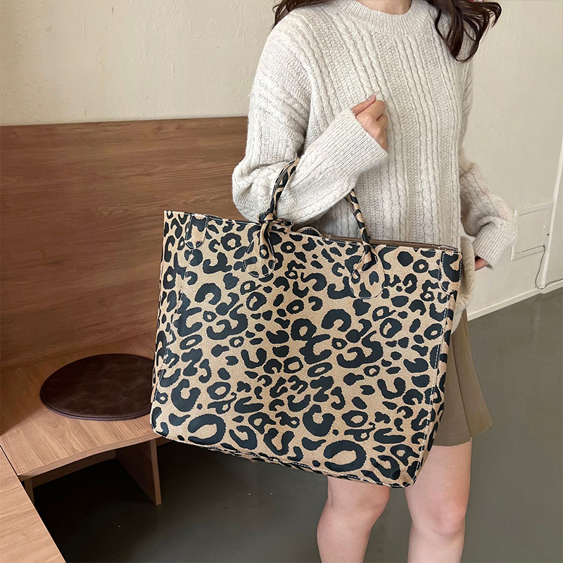 Cow Patterned Tote Bag with Ma - Wristlet Wallet Zipper incelemesi ve fiyatı