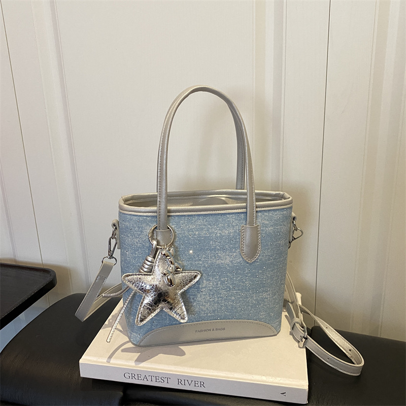 Denim Underarm Shopper Totes L - Luxury Bags Denim incelemesi ve fiyatı
